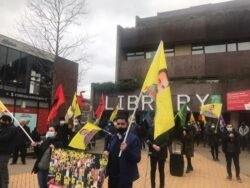 Londra’da Kürtler Öcalan’ için alana çıktı