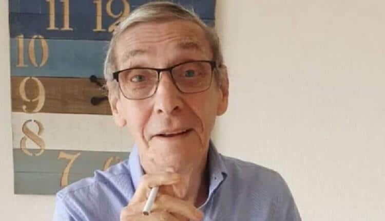 Kendisini ahşap kutuda Avustralya’dan Britanya’ya postalayan arkadaşlarını arıyor Kendisini ahşap kutuda Avustralya’dan Britanya’ya postalayan arkadaşlarını arıyor