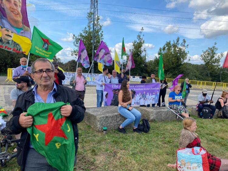 Londra’da anlamlı eylem Londra’da anlamlı eylem
