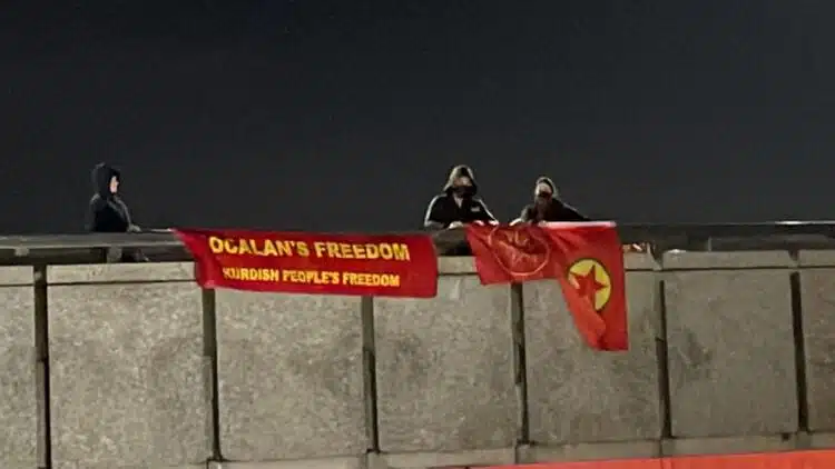 London Bridge’te ‘Öcalan’a özgürlük’ eylemi London Bridge’te ‘Öcalan’a özgürlük’ eylemi