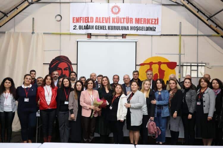 EAKM 2’inci kongresinde ‘eşit başkanlık’ dönemi EAKM 2’inci kongresinde ‘eşit başkanlık’ dönemi