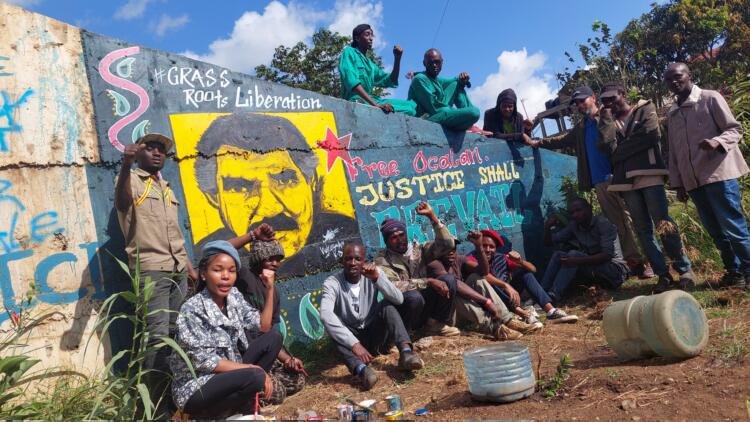 Kenya Nairobi’de de Öcalan’ın doğum günü kutlandı Kenya Nairobi’de de Öcalan’ın doğum günü kutlandı